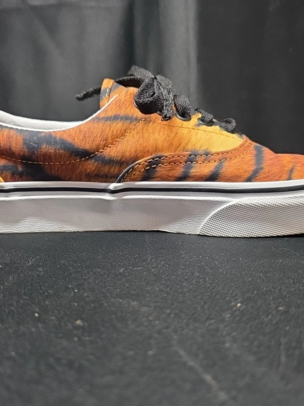 Vans low top